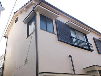 外壁と堀の汚れ苔を気にされていたN様。塗装で綺麗になりました！