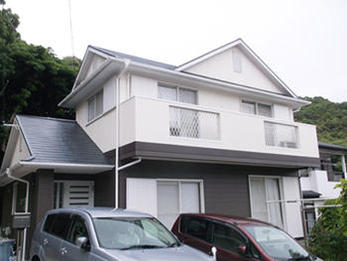 錆び、苔だらけだったお家が新築のように綺麗になりました！