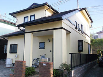 笑顔で似合うご家族にぴったりの明るい雰囲気のお家になりました。