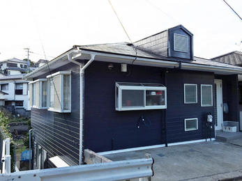 外壁の色をガラリと変えて素敵なお家になりました。