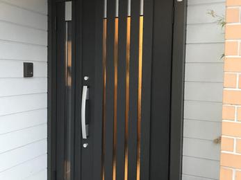 玄関ドアだけ取り替え!これぞリフォーム!