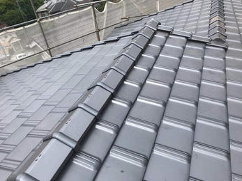 防災瓦に葺き替えて安全な家に。